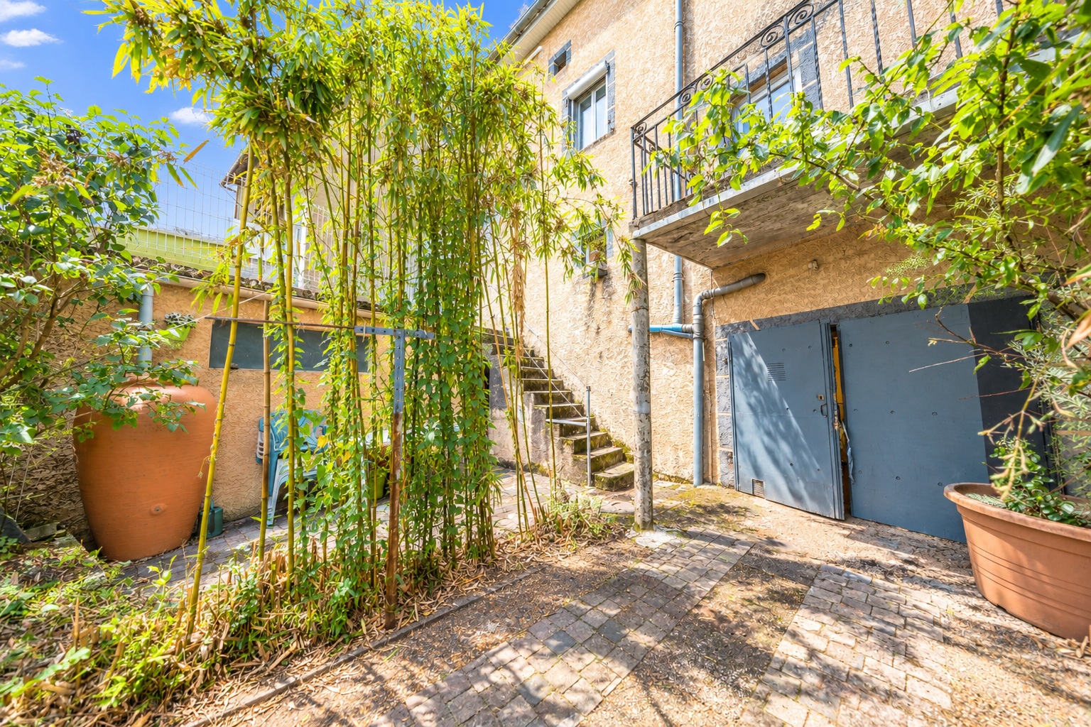 Maison de bourg avec jardin et garage