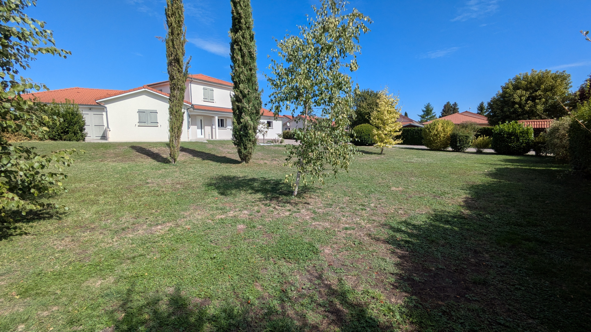 Villa avec 4 chambres, 1 bureau, 1 garage sur 1810m2 de terr